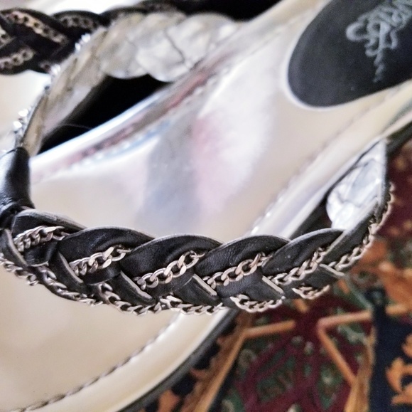 Carlos Santana Glitzy Platform Thong Sandals - Picture 5 of 6